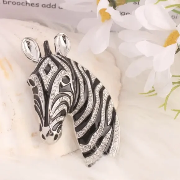 Zebra π¦ Brooch Charm New - Picture 8 of 13